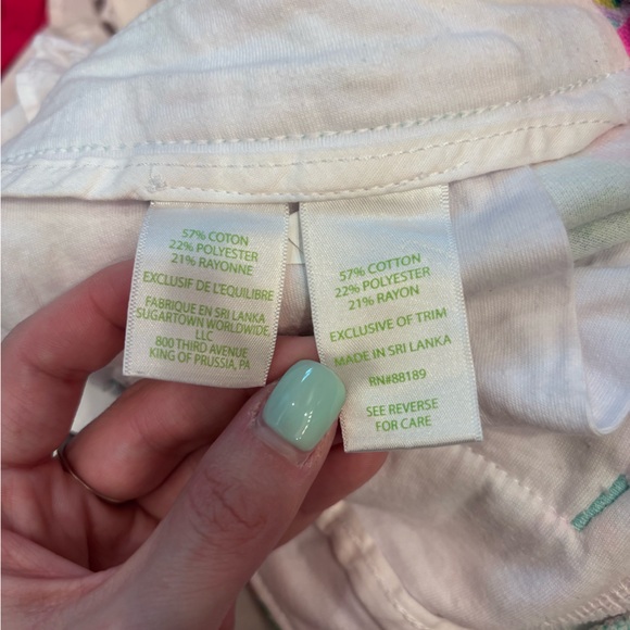 Lilly Pulitzer Tropical Floral Women's Shorts - Picture 4 of 4